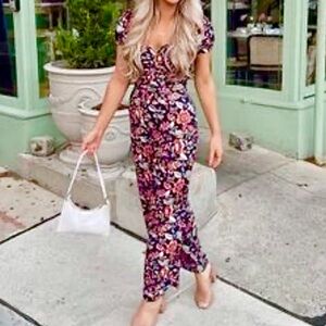 BAND OF THE FREE EUC Chic Floral Jumpsuit in Black and Red